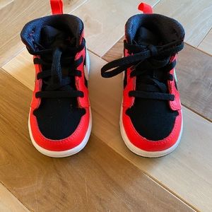 Jordan 1 Mid High too toddler
